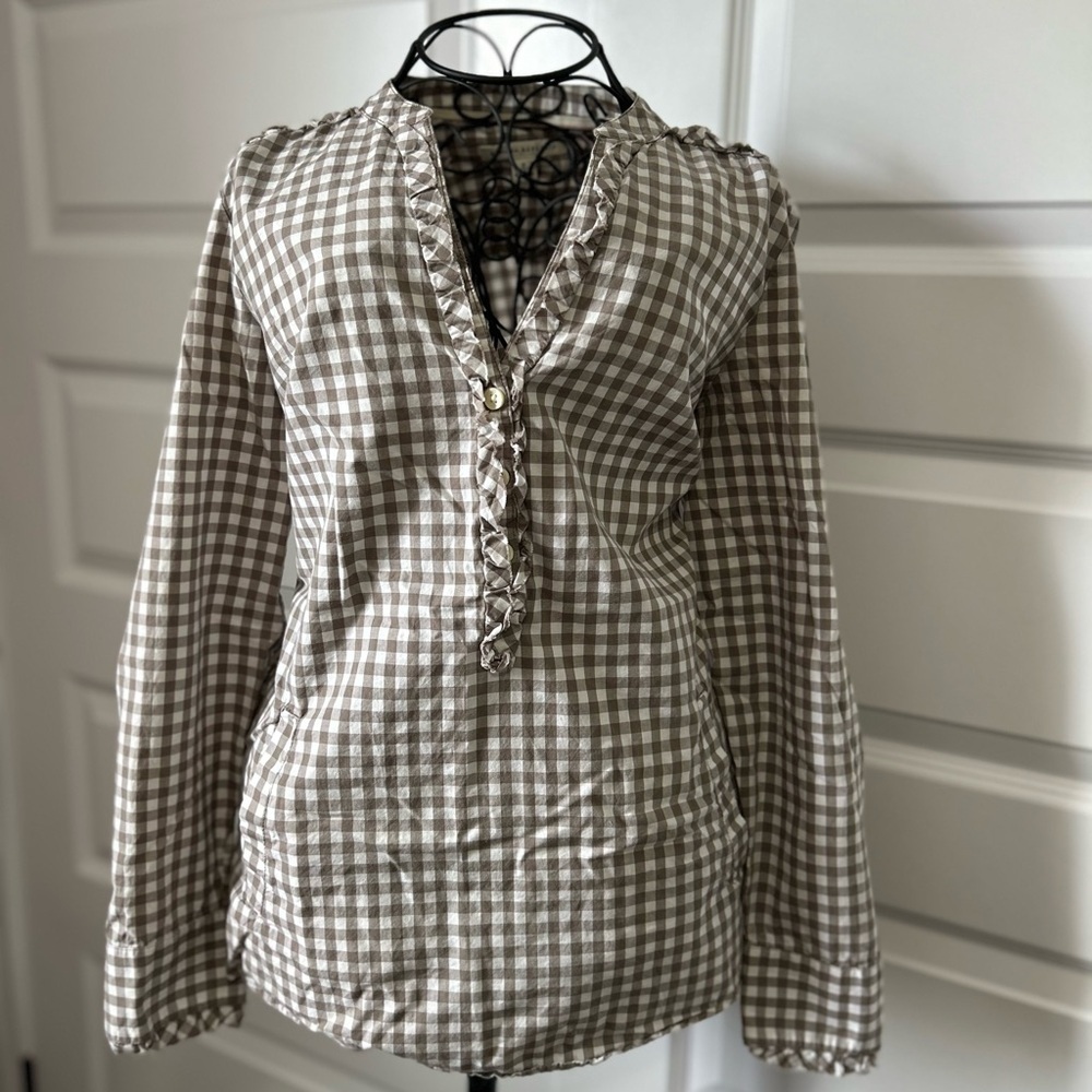 Banana Republic Pull Over V-Neck Gingham Blouse with Pockets